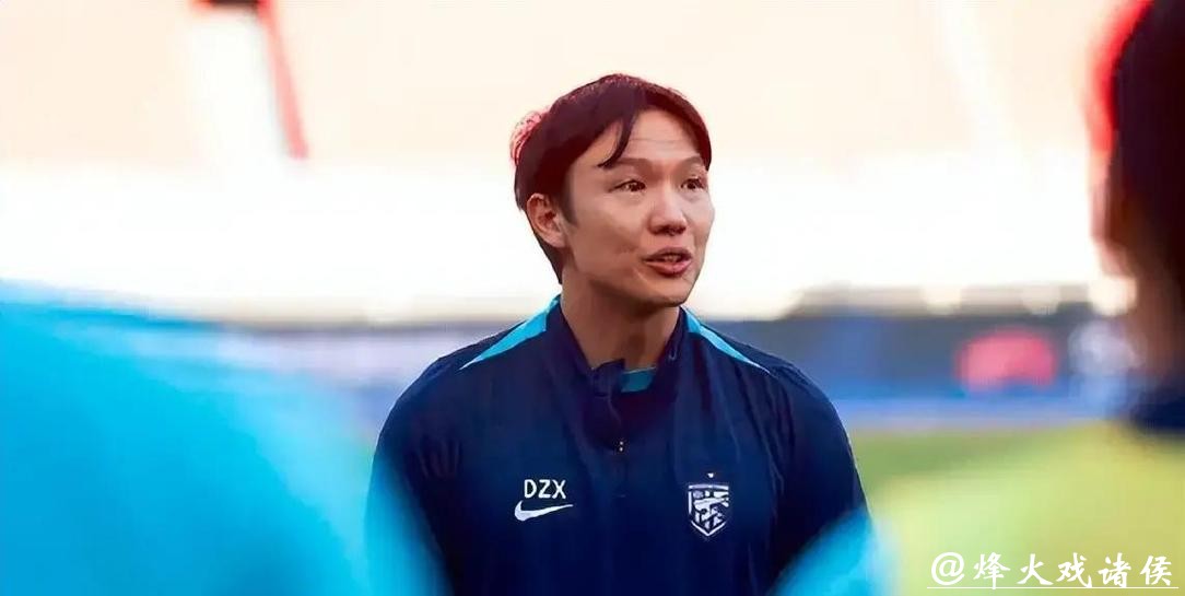 肇庆集训：蒋光太搭档18岁新秀！李霄鹏急找减压位，国足“青春工具箱”真能找对路吗？